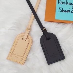 Louis Vuitton Accessories - BUNDLE LOUIS VUITTON GRACEFUL LUGGAGE TAGS Louis Vuitton Accessories - BUNDLE LOUIS VUITTON GRACEFUL LUGGAGE TAGS